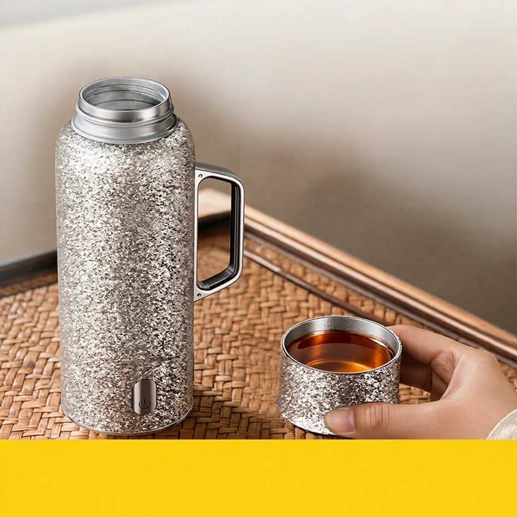 Титаниева нагряваема изолирана чаша с дръжка 680ml подаръчна кутия