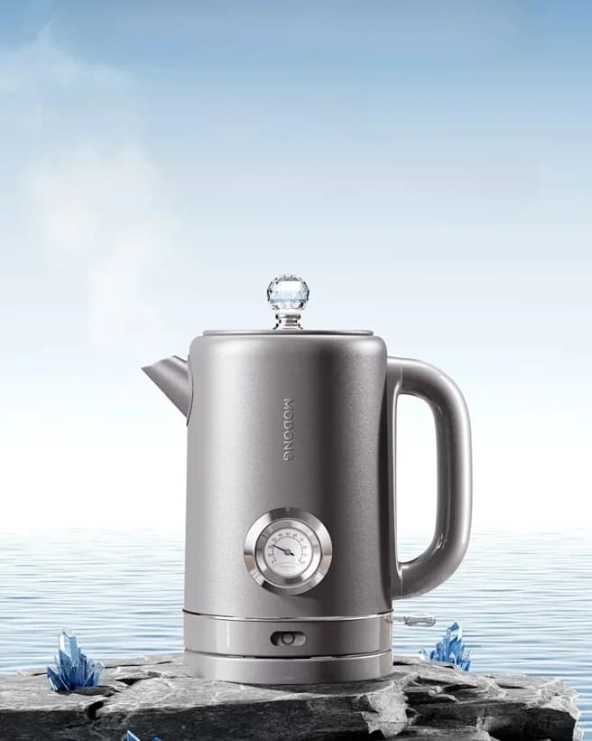 Електрическа кана от чист титан с температурен дисплей 1.8L